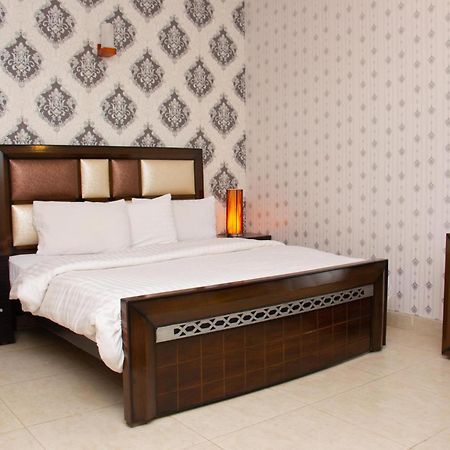Livin Hub Guest House Islamabad Exterior photo