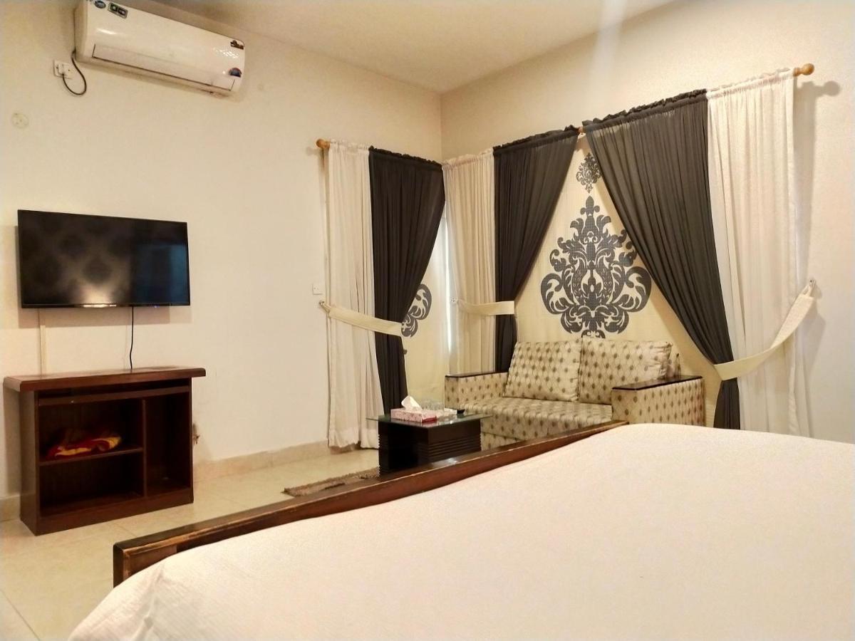 Livin Hub Guest House Islamabad Exterior photo