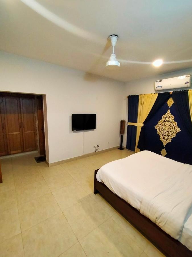 Livin Hub Guest House Islamabad Exterior photo