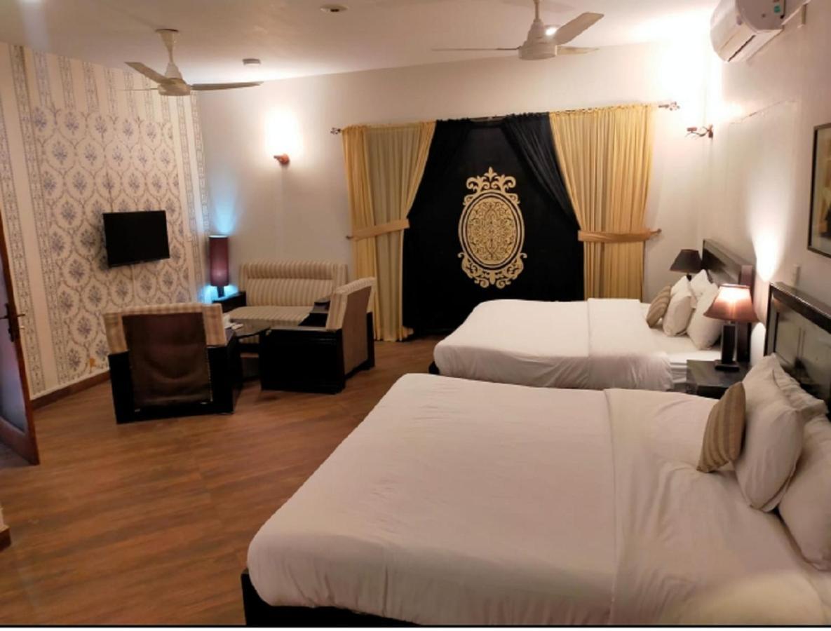 Livin Hub Guest House Islamabad Exterior photo