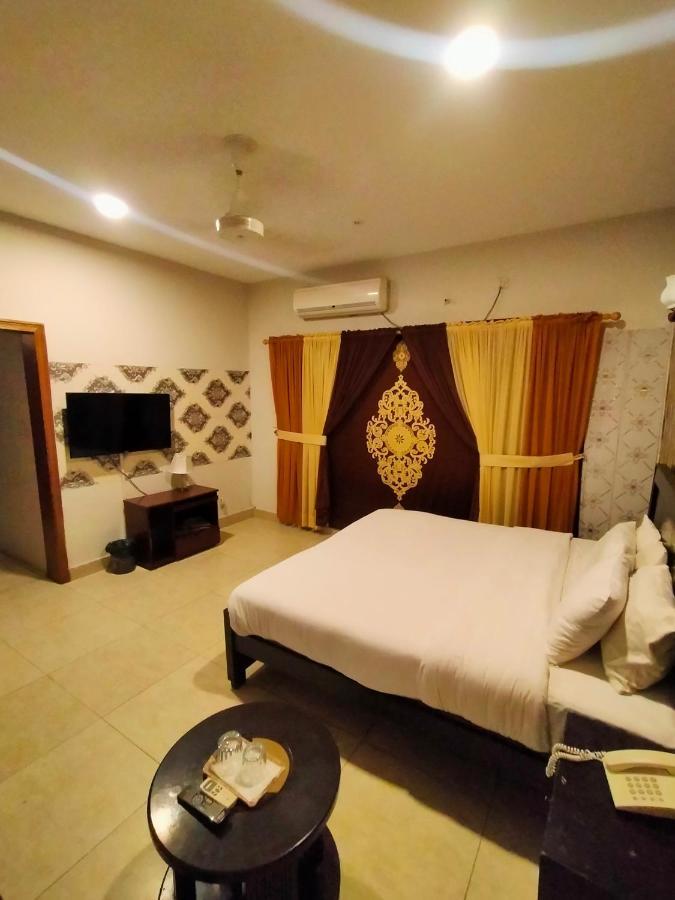 Livin Hub Guest House Islamabad Exterior photo