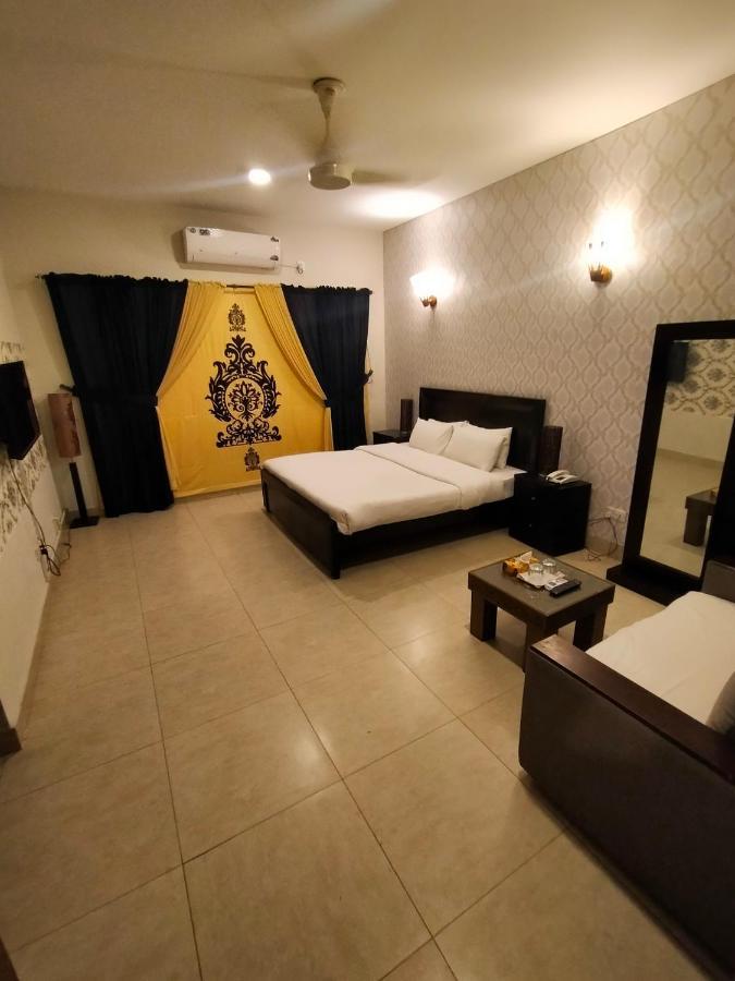 Livin Hub Guest House Islamabad Exterior photo