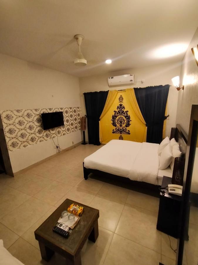 Livin Hub Guest House Islamabad Exterior photo