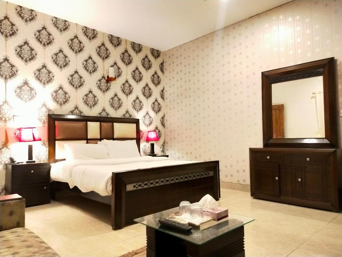 Livin Hub Guest House Islamabad Exterior photo