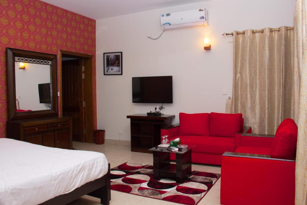 Livin Hub Guest House Islamabad Exterior photo