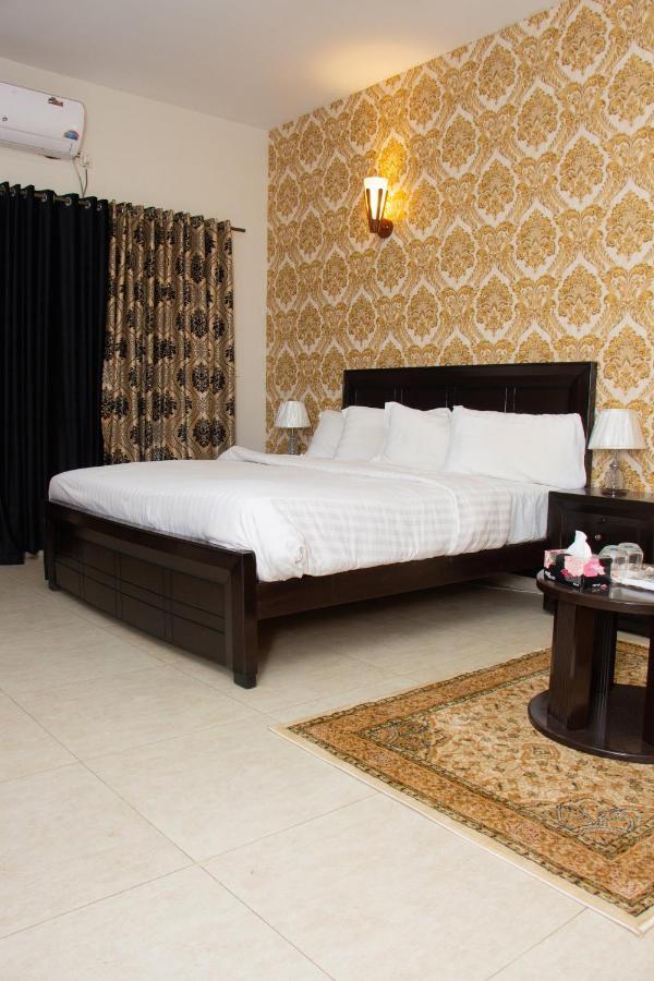 Livin Hub Guest House Islamabad Exterior photo