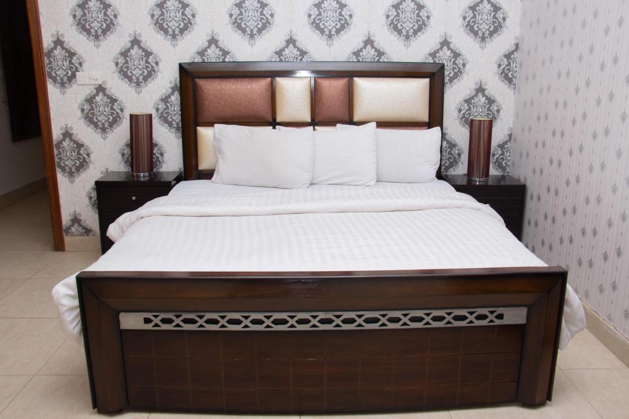 Livin Hub Guest House Islamabad Exterior photo