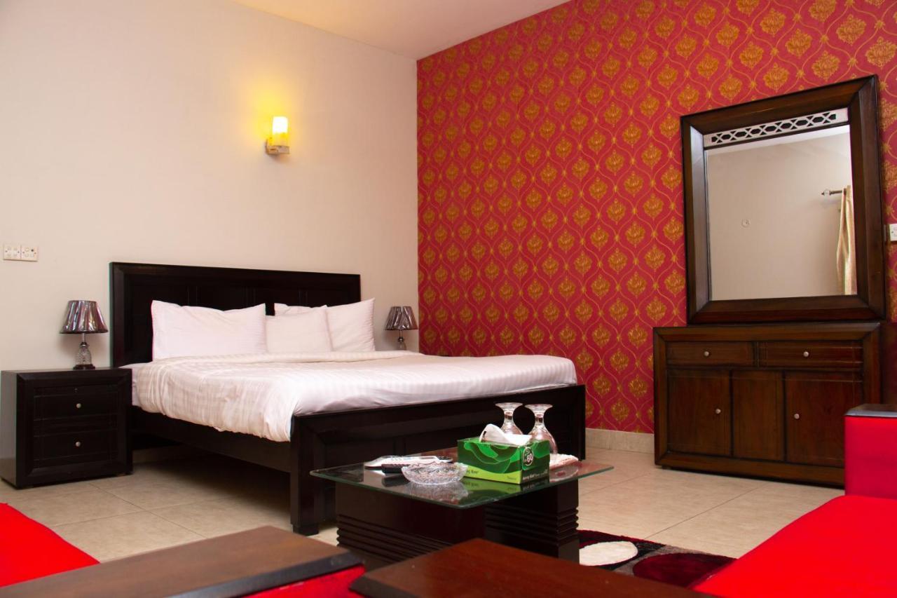 Livin Hub Guest House Islamabad Exterior photo