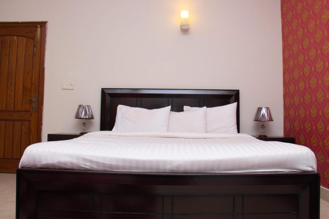 Livin Hub Guest House Islamabad Exterior photo