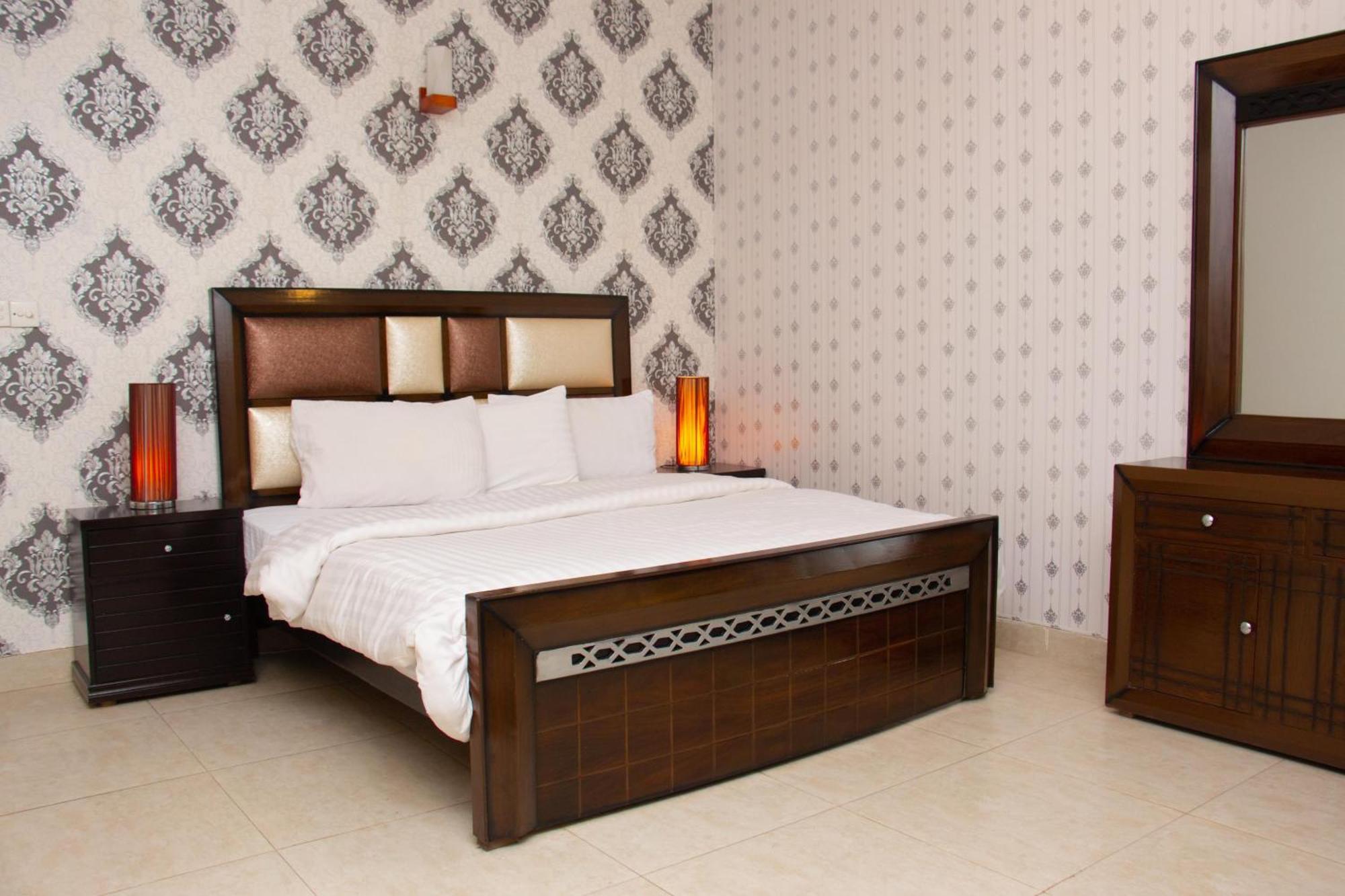 Livin Hub Guest House Islamabad Exterior photo