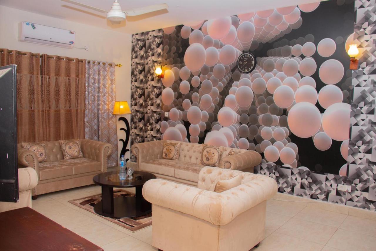 Livin Hub Guest House Islamabad Exterior photo